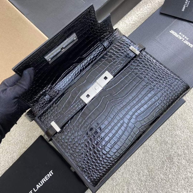Saint Laurent Manhattan Shoulder Bag BGMP1630