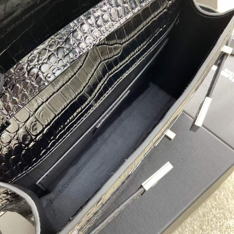 Saint Laurent Manhattan Shoulder Bag BGMP1630