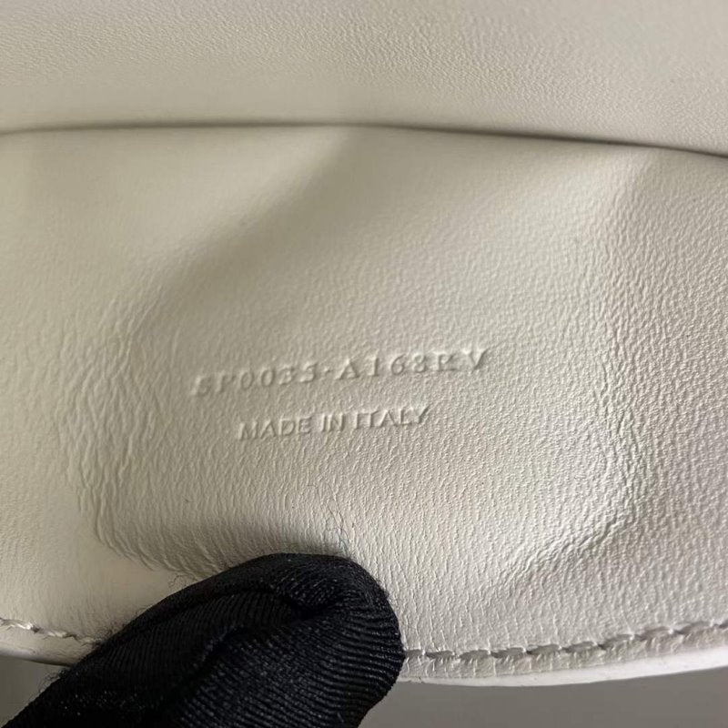 Saint Laurent Manhattan Shoulder Bag BGMP1631