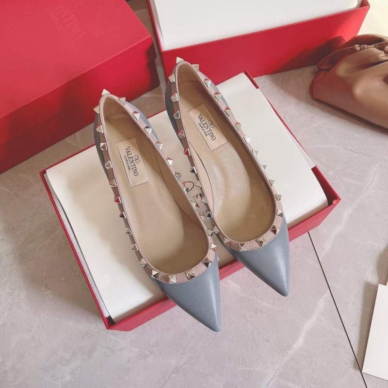 Valentino Classic Rivet Shoes SH00173 Prestige