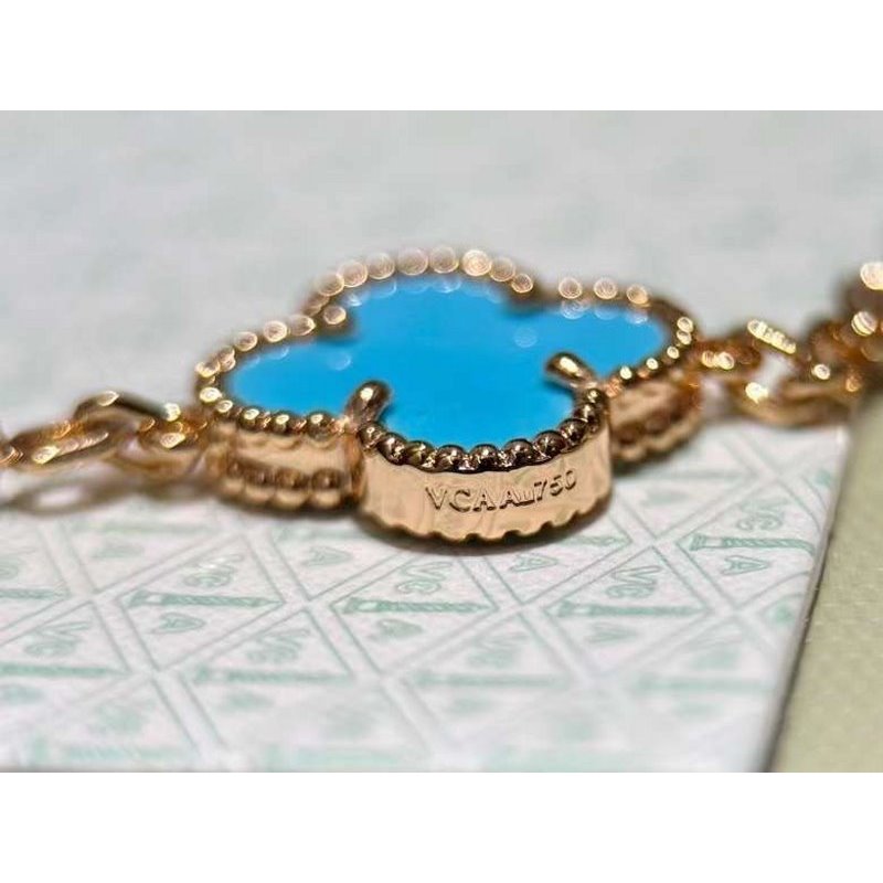 Van Cleef and Arpels Four Leaf Clover Bracelet JWL00174