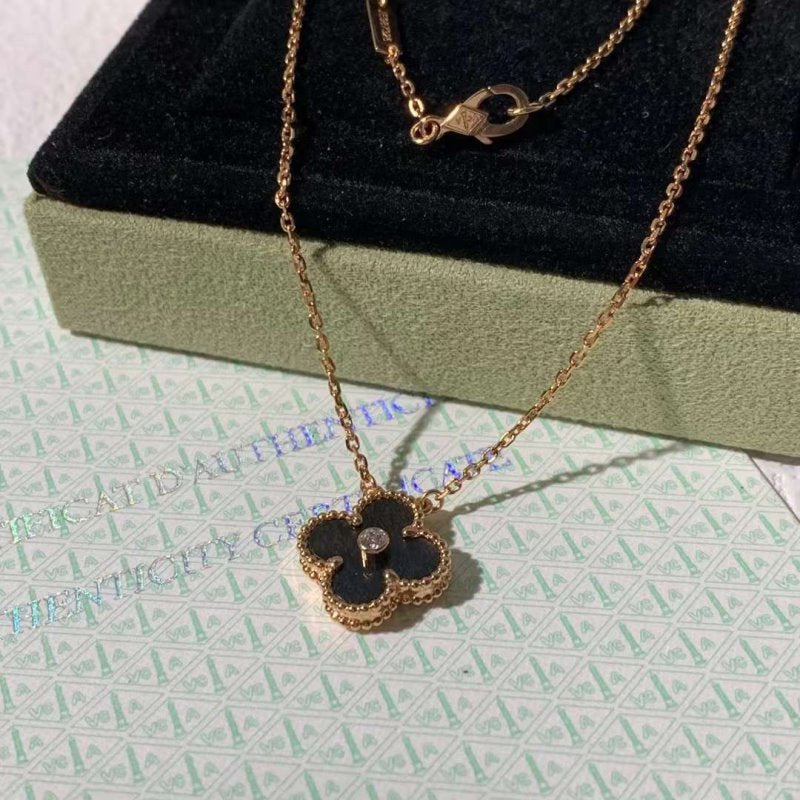 Van Cleef and Arpels Four Leaf Clover Necklace JWL00111