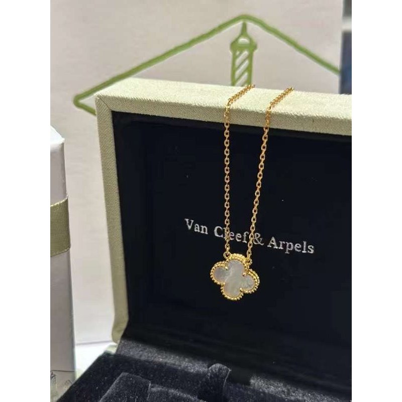 Van Cleef and Arpels Four Leaf Clover Necklace JWL00167