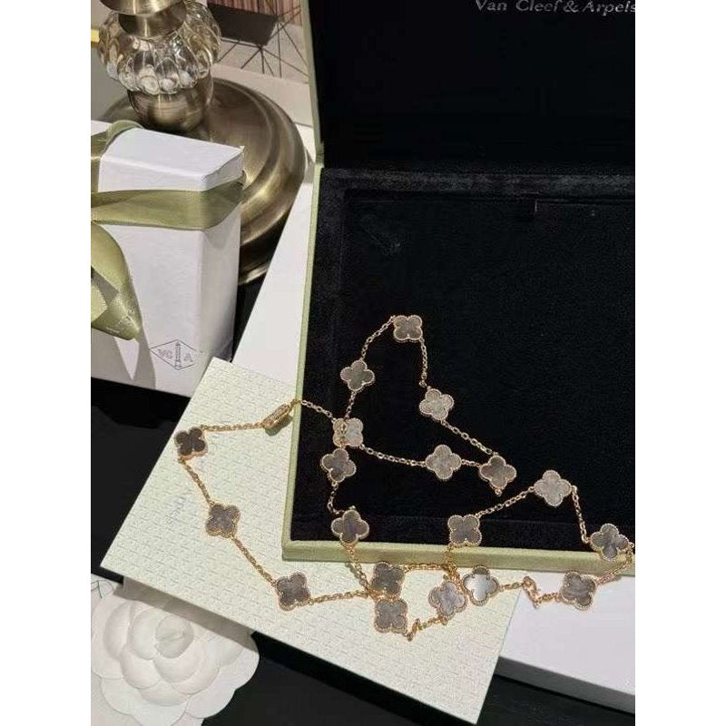Van Cleef and Arpels Obsidian Necklace JWL00124