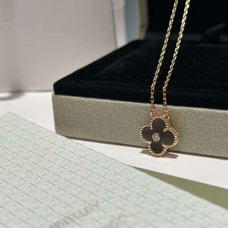 Van Cleef and Arpels Obsidian Necklace JWL00172