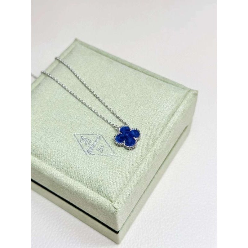 Van Cleef and Arpels Obsidian Necklace JWL00240