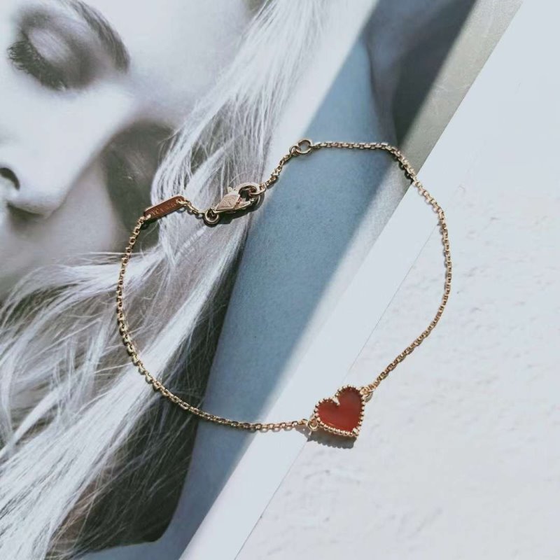 Van Cleef and Arpels Red Stud Necklace JWL00198