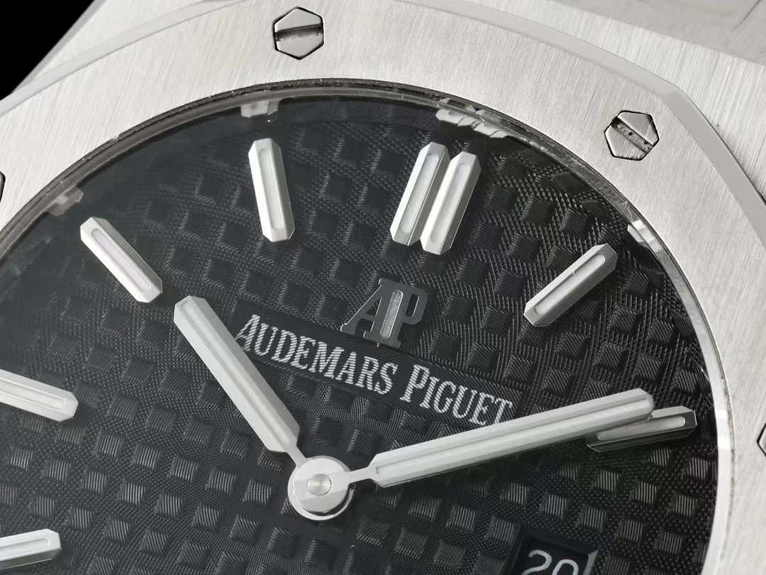 Audemars Piguet Royal Oak Offshore Series Wrist Watch WAT02092