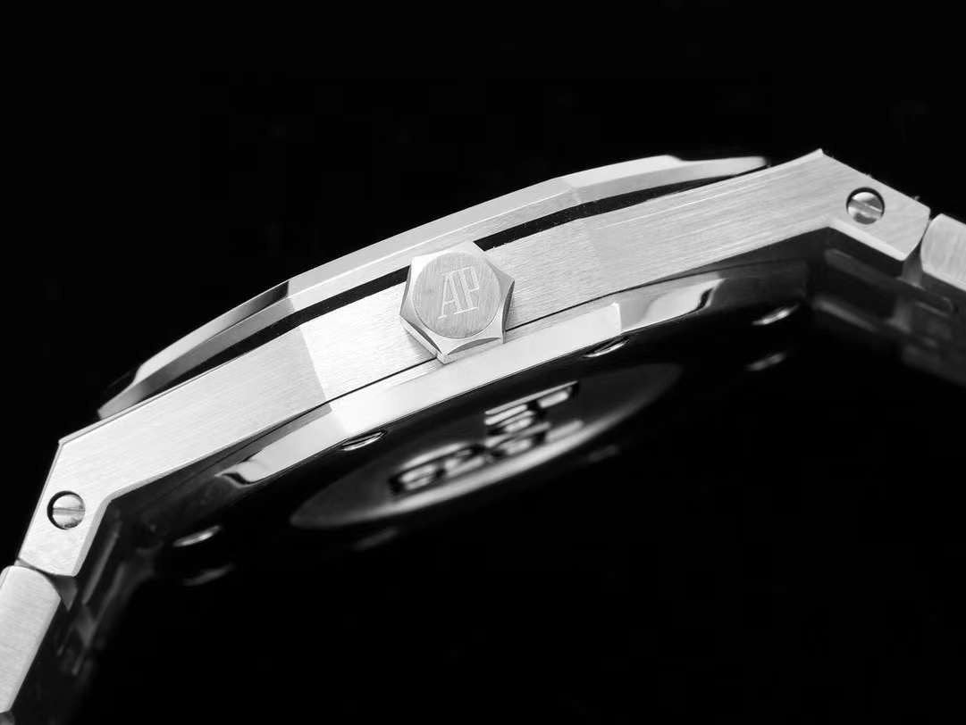 Audemars Piguet Royal Oak Offshore Series Wrist Watch WAT02095