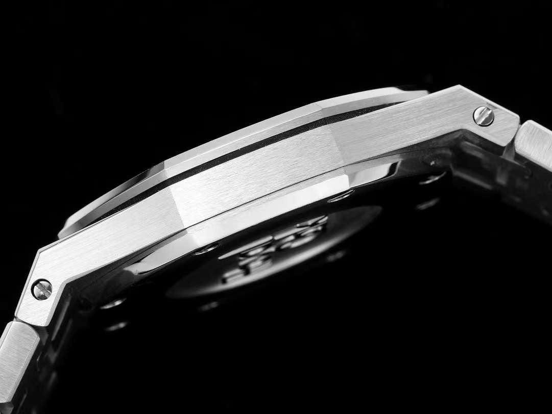 Audemars Piguet Royal Oak Offshore Series Wrist Watch WAT02095