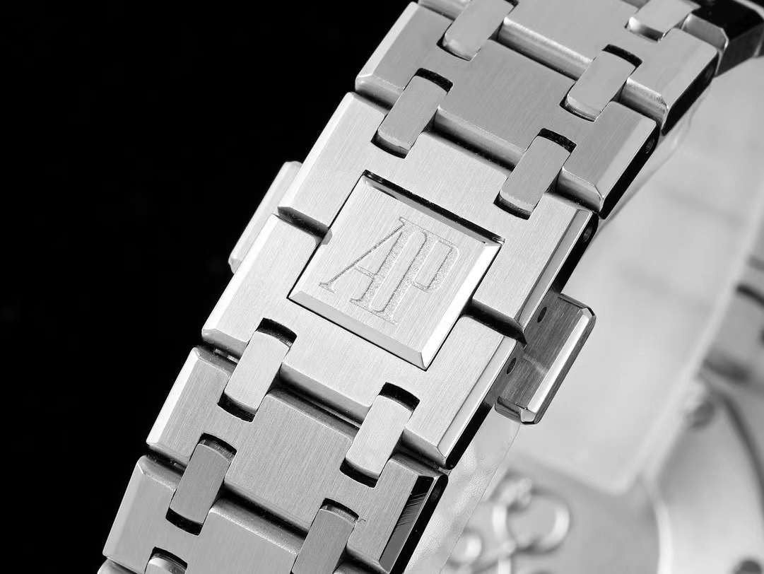 Audemars Piguet Royal Oak Offshore Series Wrist Watch WAT02095