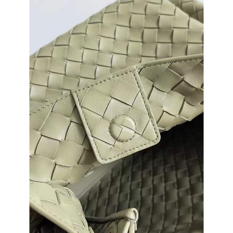 Bottega Veneta Andiamo Parachute Bag in Intrecciato Leather BGDC0060