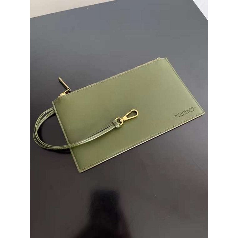 Bottega Veneta Andiamo Parachute Bag in Intrecciato Leather BGDC0061