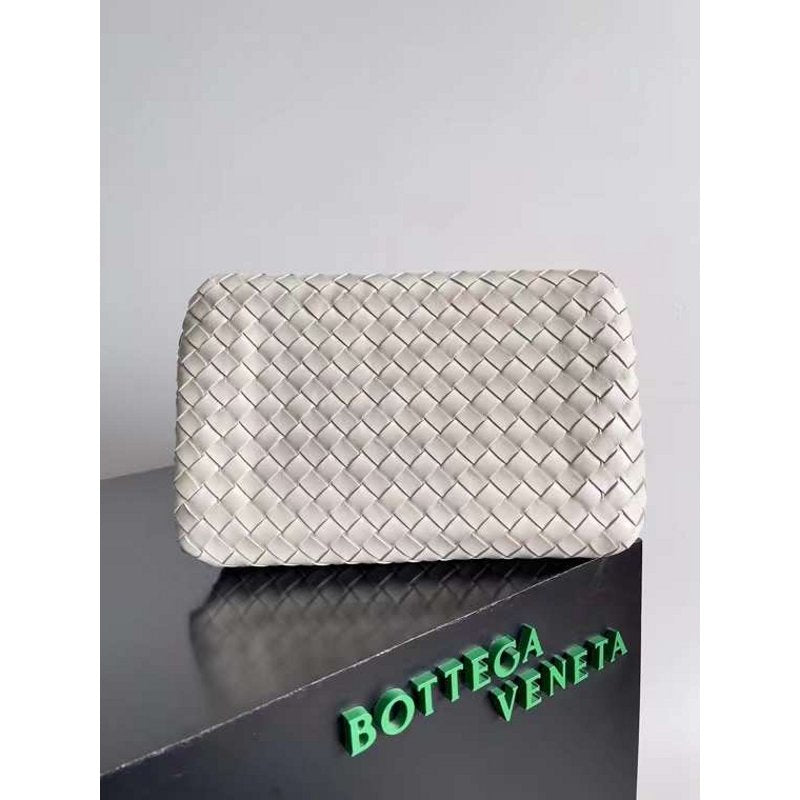 Bottega Veneta Andiamo Parachute Bag in Intrecciato Leather BGDC0063