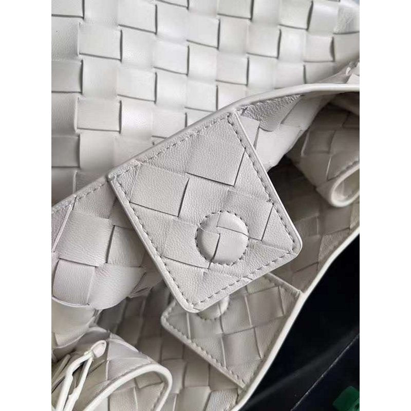 Bottega Veneta Andiamo Parachute Bag in Intrecciato Leather BGDC0063