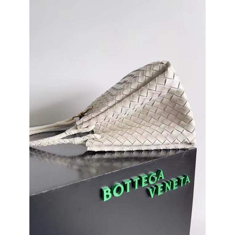 Bottega Veneta Andiamo Parachute Bag in Intrecciato Leather BGDC0063