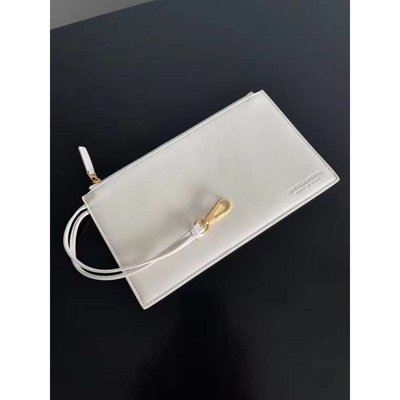 Bottega Veneta Andiamo Parachute Bag in Intrecciato Leather BGDC0063