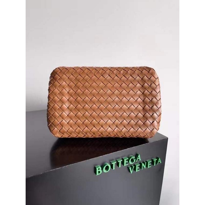 Bottega Veneta Andiamo Parachute Bag in Intrecciato Leather BGDC0065