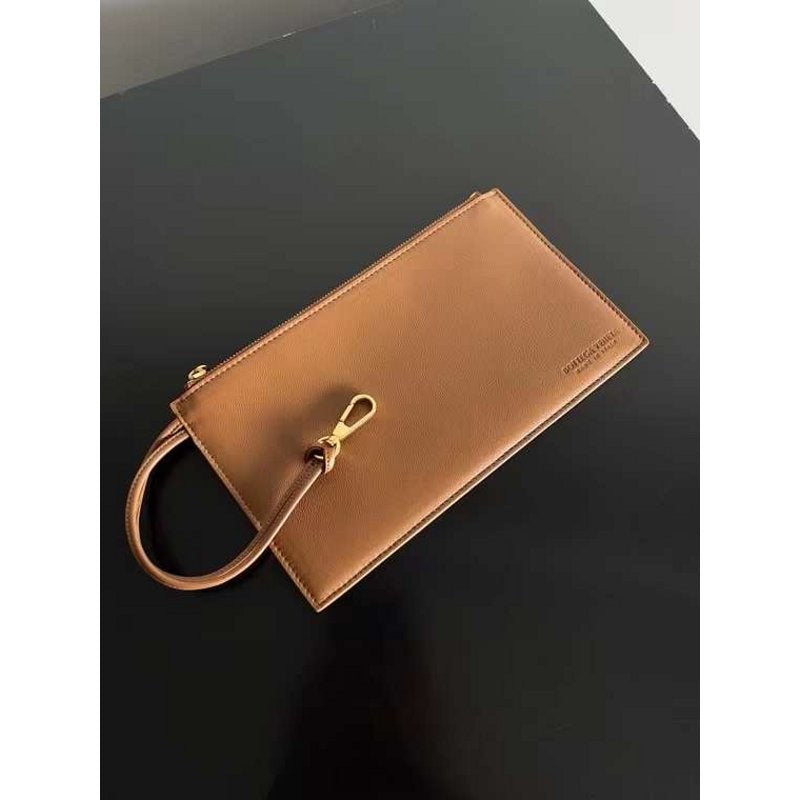 Bottega Veneta Andiamo Parachute Bag in Intrecciato Leather BGDC0065
