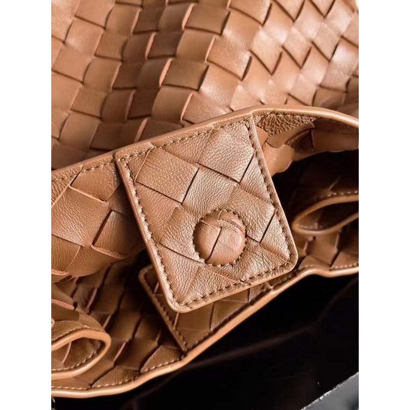 Bottega Veneta Andiamo Parachute Bag in Intrecciato Leather BGDC0065