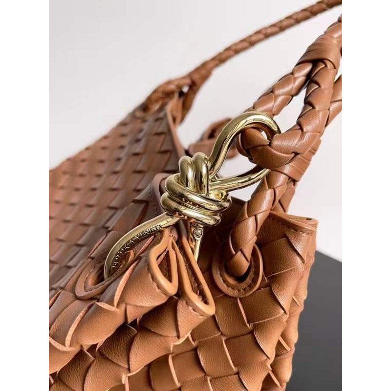 Bottega Veneta Andiamo Parachute Bag in Intrecciato Leather BGDC0065