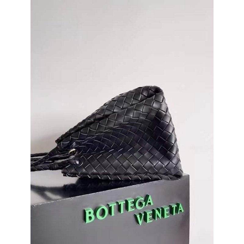 Bottega Veneta Andiamo Parachute Bag in Intrecciato Leather BGDC0066