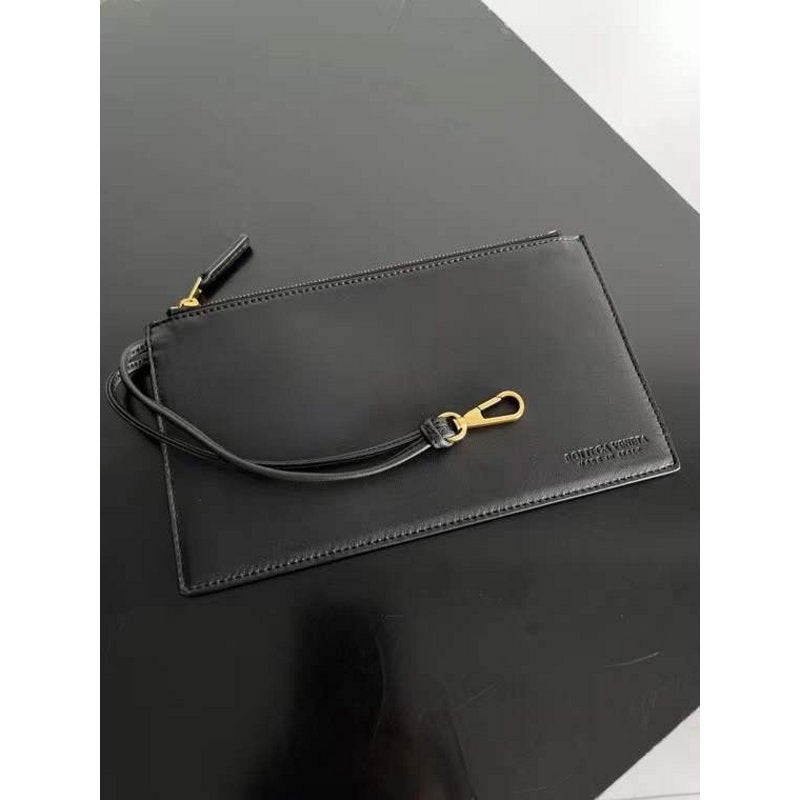 Bottega Veneta Andiamo Parachute Bag in Intrecciato Leather BGDC0066