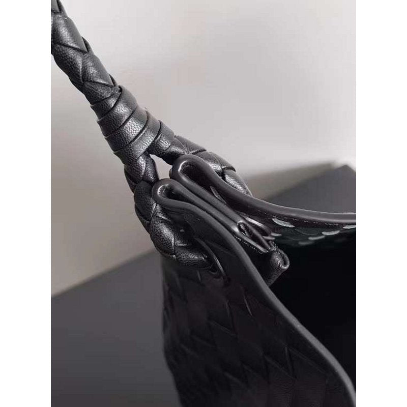 Bottega Veneta Andiamo Parachute Bag in Intrecciato Leather BGDC0066
