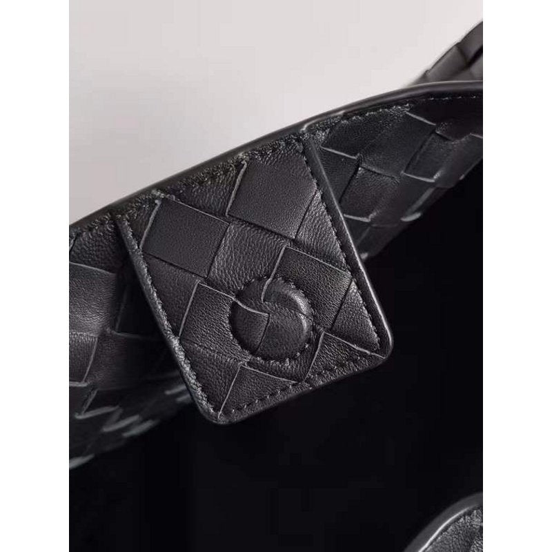 Bottega Veneta Andiamo Parachute Bag in Intrecciato Leather BGDC0066