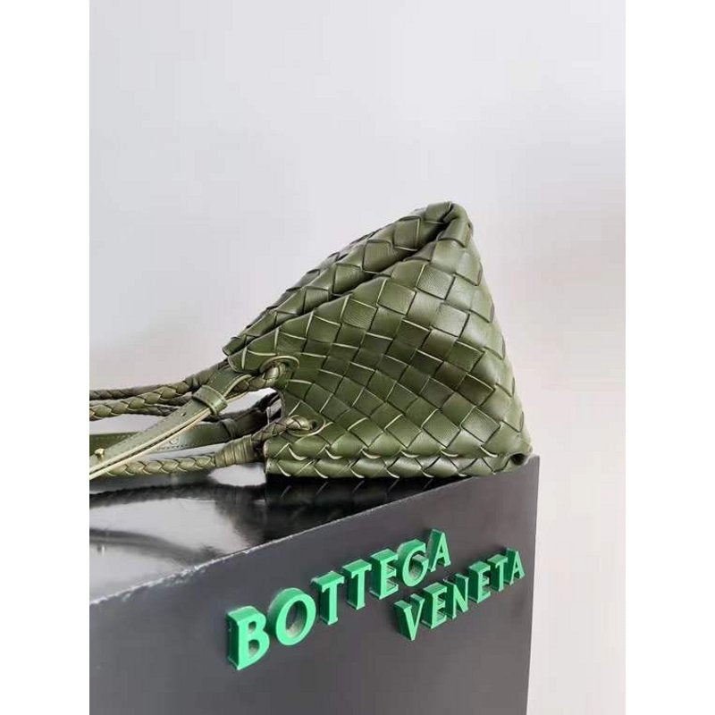 Bottega Veneta Andiamo Parachute Bag in Intrecciato Leather BGDC0068