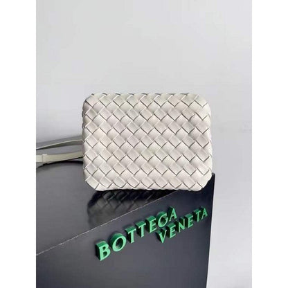 Bottega Veneta Andiamo Parachute Bag in Intrecciato Leather BGDC0069