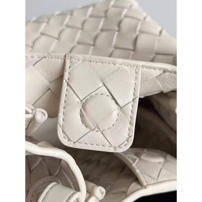Bottega Veneta Andiamo Parachute Bag in Intrecciato Leather BGDC0069