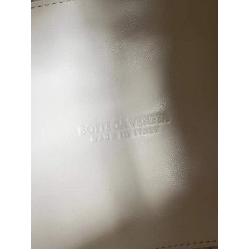 Bottega Veneta Andiamo Parachute Bag in Intrecciato Leather BGDC0069