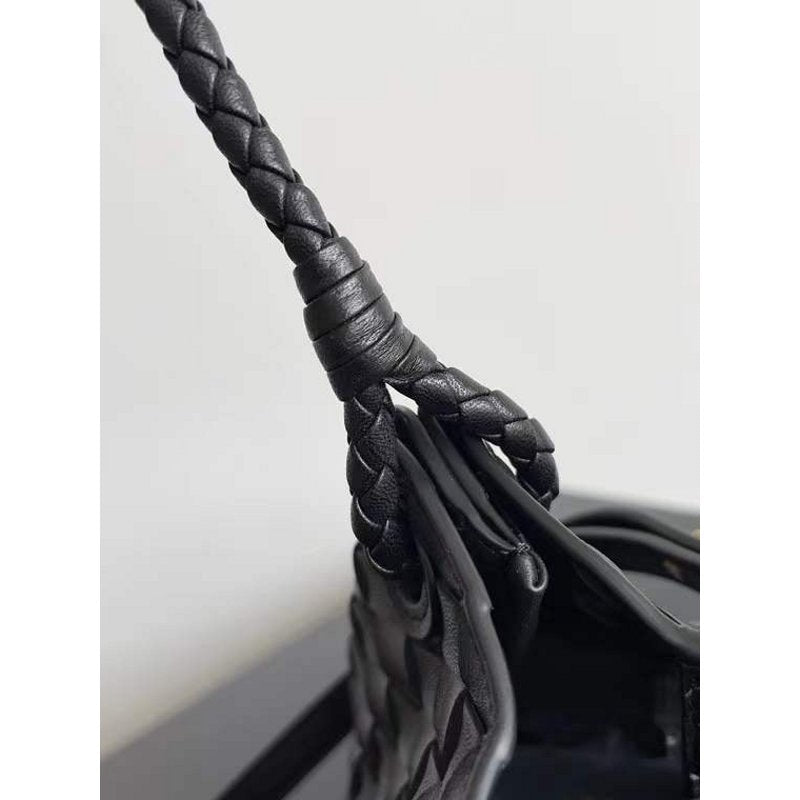 Bottega Veneta Andiamo Parachute Bag in Intrecciato Leather BGDC0072