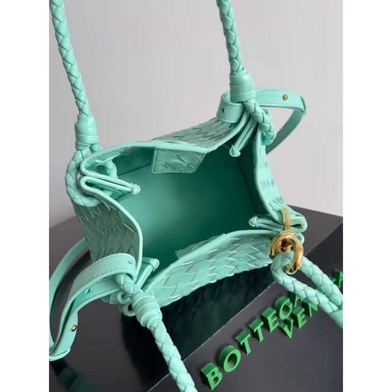 Bottega Veneta Andiamo Parachute Bag in Intrecciato Leather BGDC0073