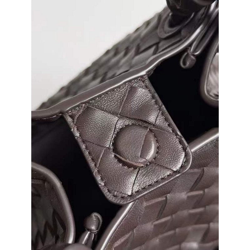 Bottega Veneta Andiamo Parachute Bag in Intrecciato Leather BGDC0074