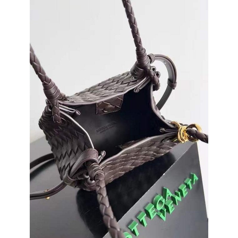 Bottega Veneta Andiamo Parachute Bag in Intrecciato Leather BGDC0074