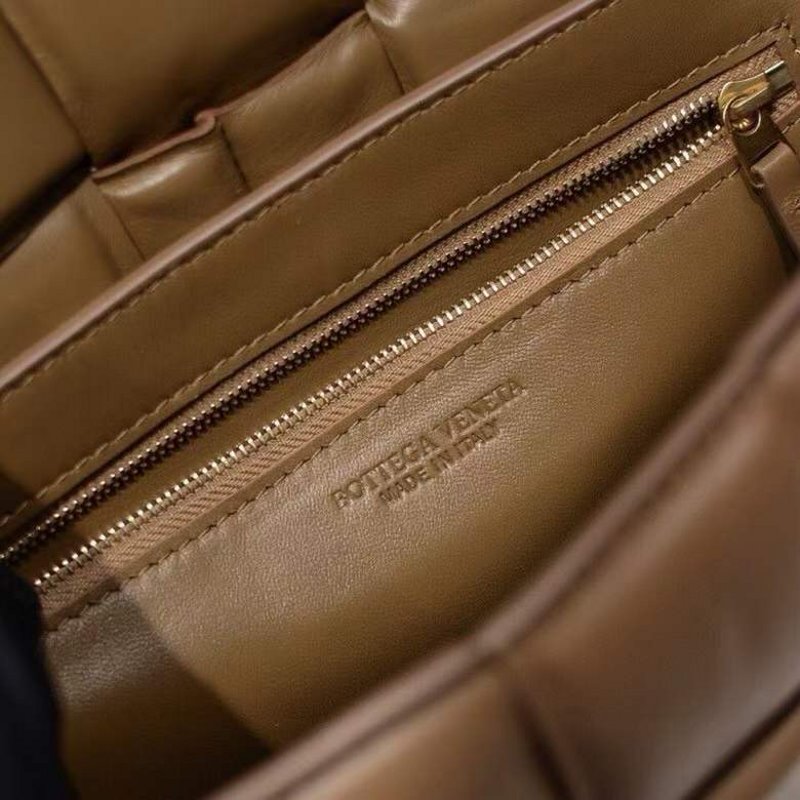 Bottega Veneta Cassette Pillow Bag BG02815