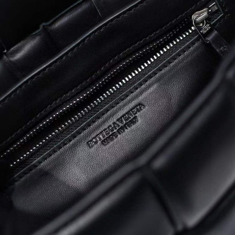 Bottega Veneta Cassette Pillow Bag BG02816