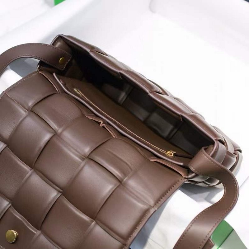 Bottega Veneta Cassette Pillow Bag BG02817