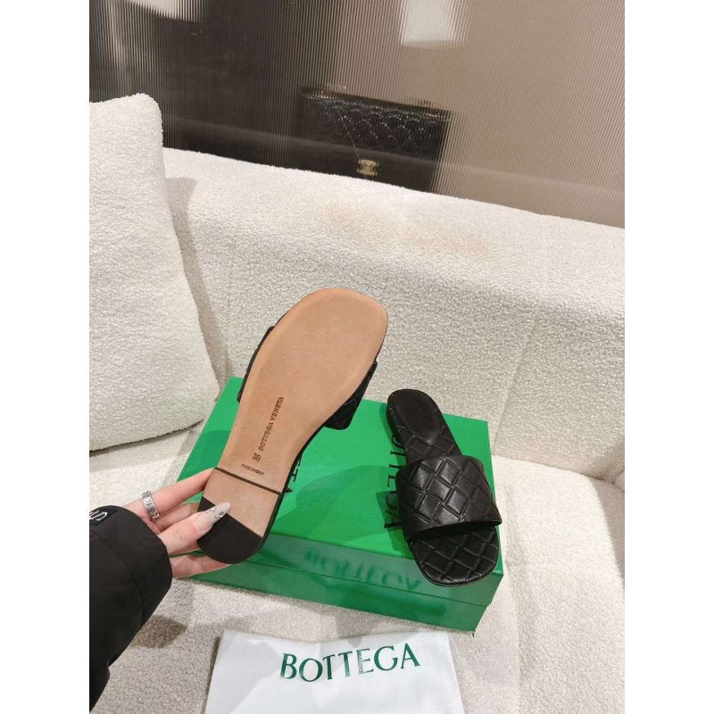 Bottega Veneta Flat Slippers SH010033