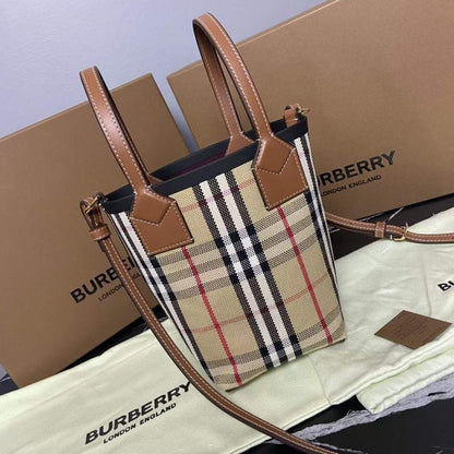 Burberry Tote Bucket Bag BG02675