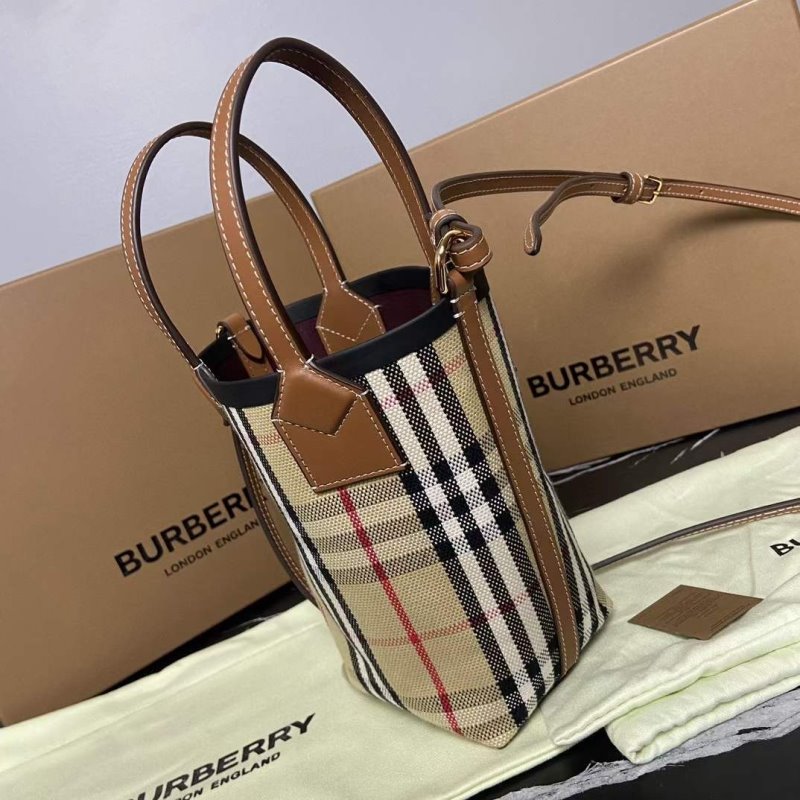 Burberry Tote Bucket Bag BG02675