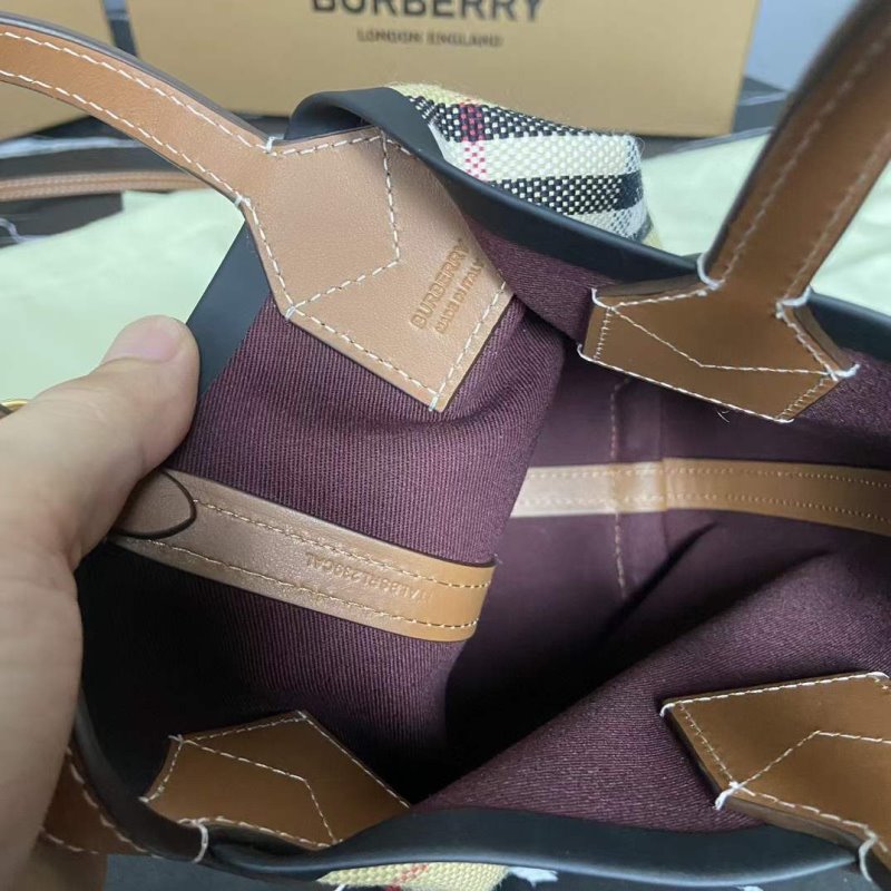 Burberry Tote Bucket Bag BG02675