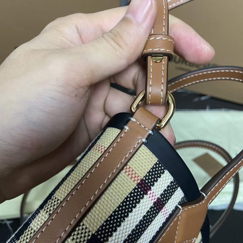 Burberry Tote Bucket Bag BG02675