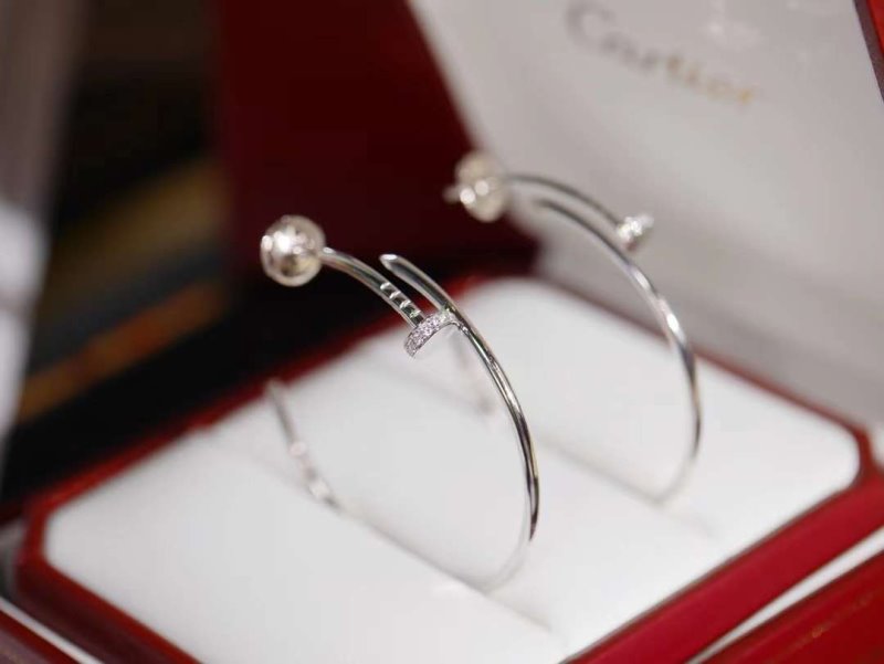 Cartier Juste un Clou Nail Earrings JWLH0152