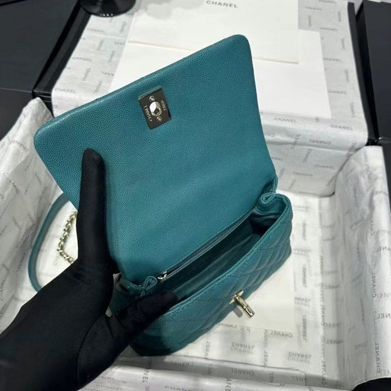 Chanel Coco Handle Bag BG0525037