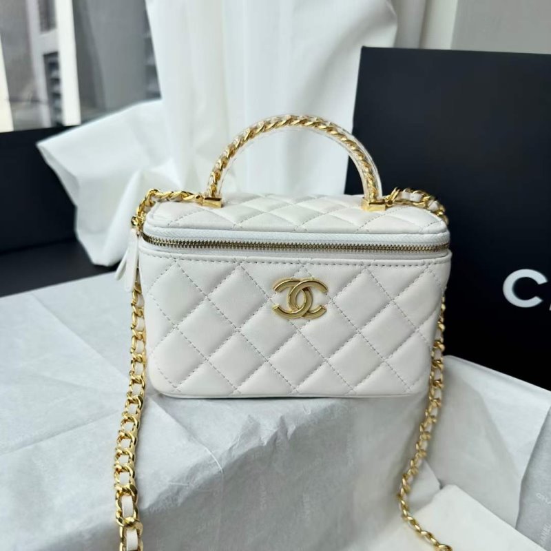 Chanel Makeup Box BG030571