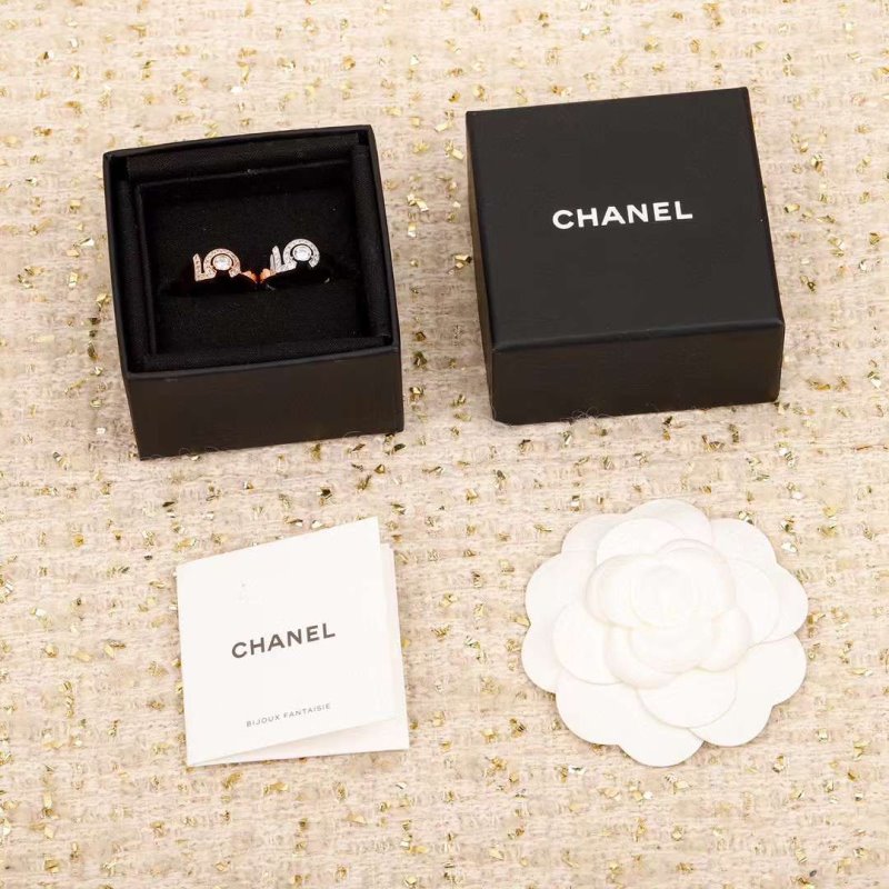 Chanel Platinum Ring JWLH0136