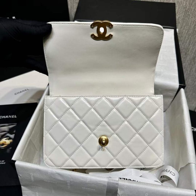 Chanel Shoulder Bag BG030575